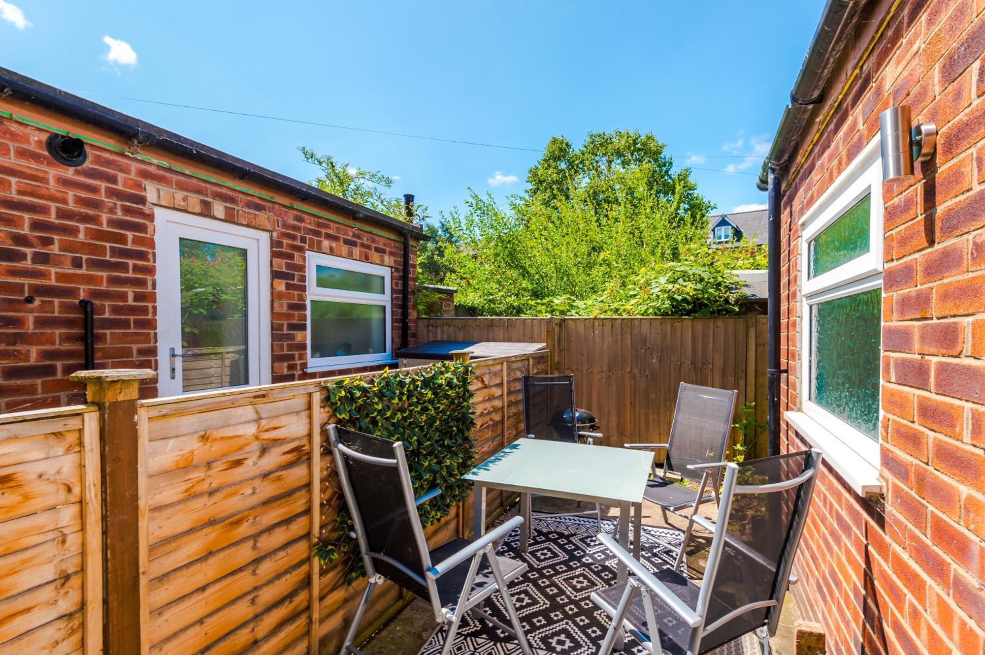 Spacious 3-Bed Home In Nantwich By 53 Degrees Property - Amazing Location, Ideal For Groups - Sleeps 6 Zewnętrze zdjęcie